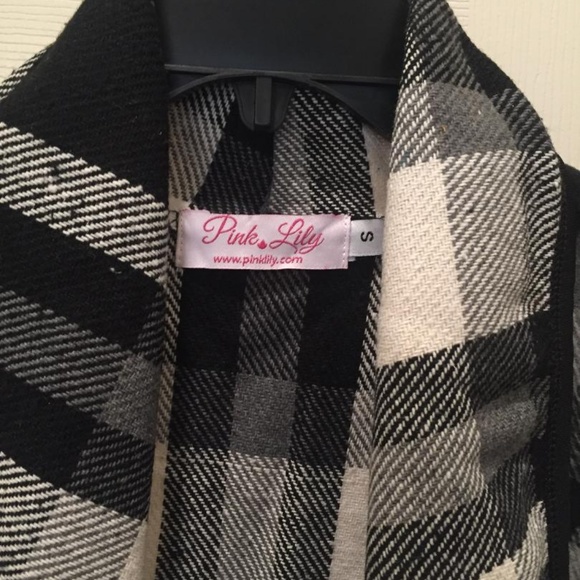 Black and white cardigan vest - Picture 2 of 2